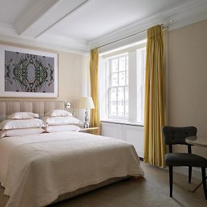 Camera con letto queen size